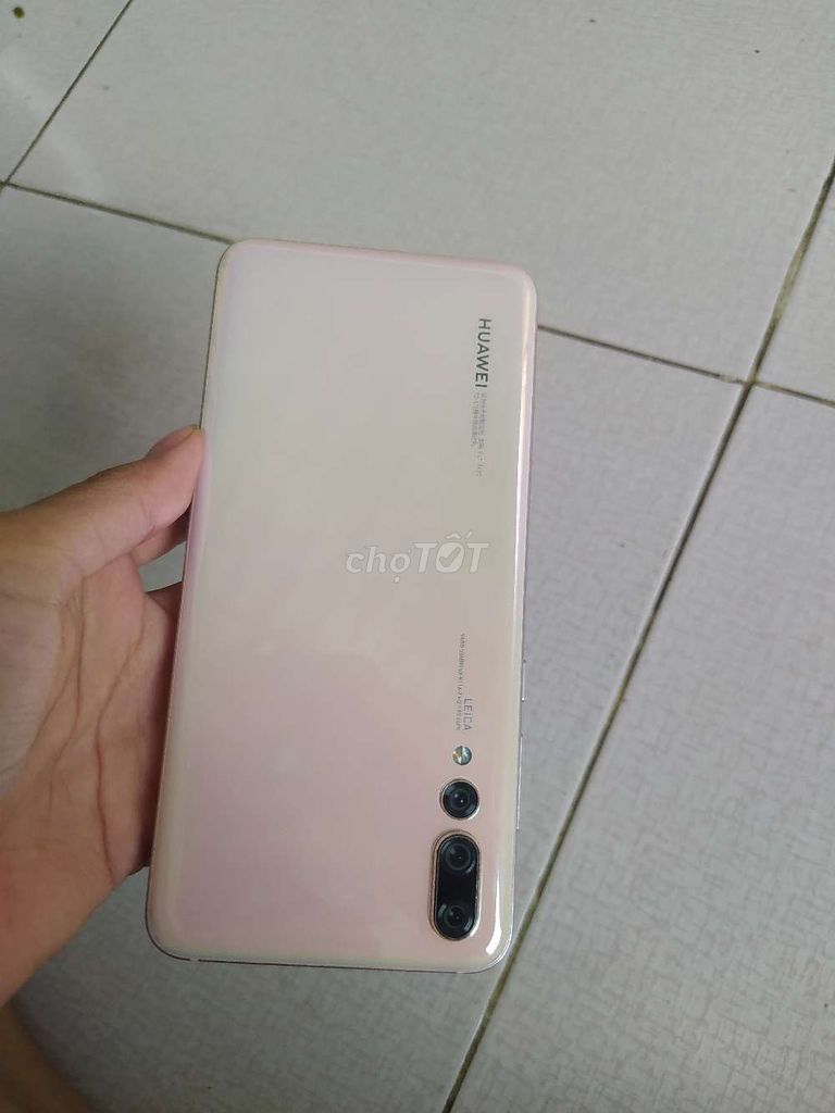 Huawei P20 Pro Hồng Đã sử dụng. Mua bán Điện thoại tại Huyện Gò Công Đông Tiền Giang được đăng bởi Trương Minh hình 1