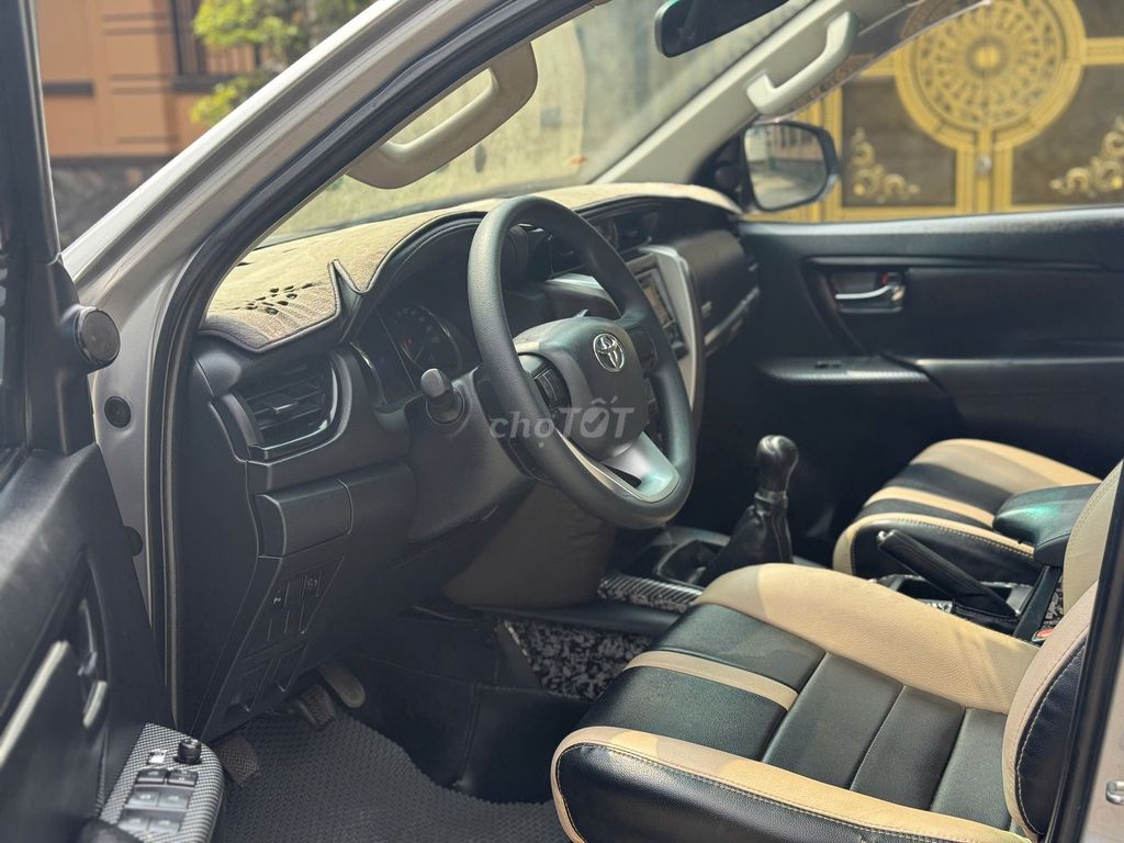 Toyota Fortuner 2017 Số sàn Bạc. Mua bán Ô tô tại Huyện Hóc Môn Tp Hồ Chí Minh được đăng bởi CHỢ Ô TÔ AN SƯƠNG hình 10