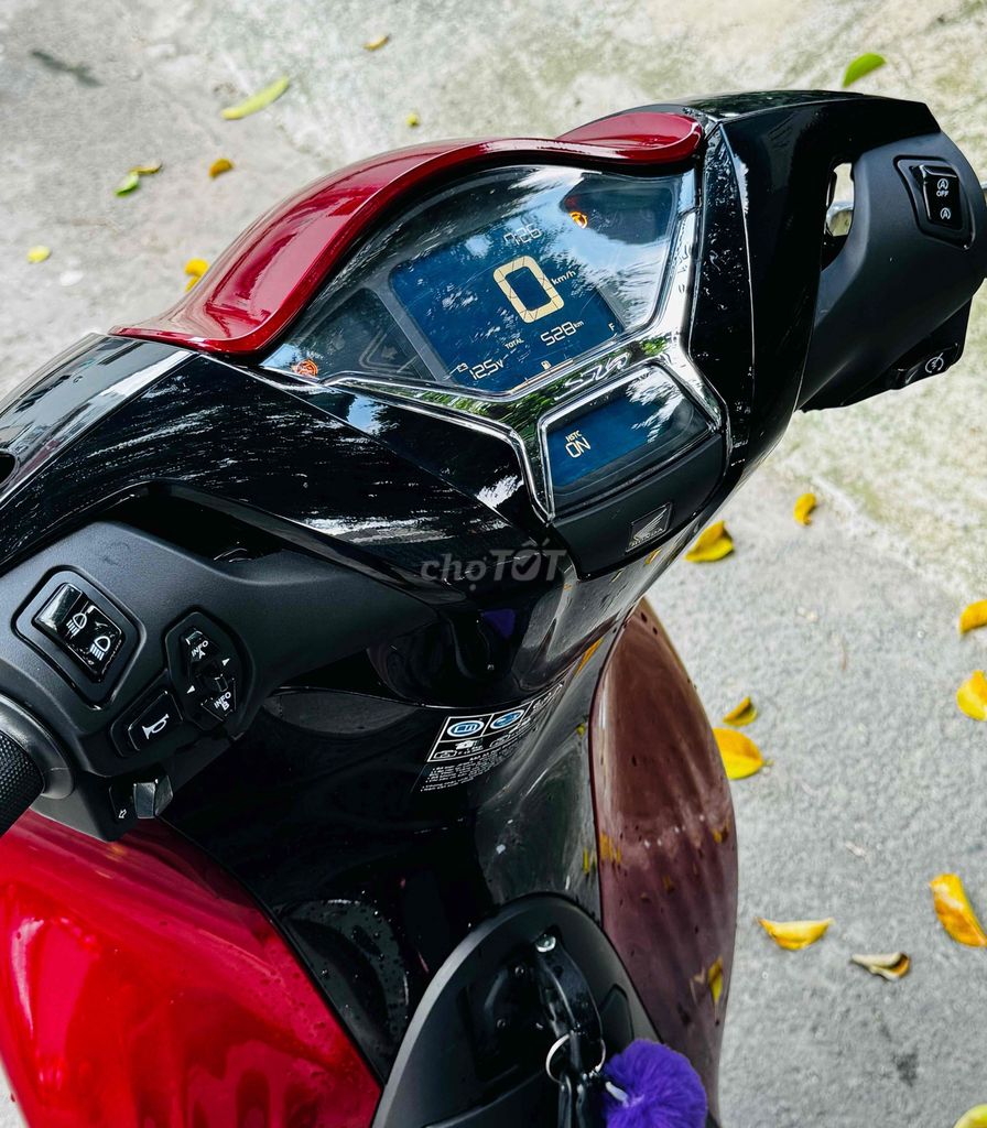 Honda SH 125i ABS конец 2025 г. Красно-черный 500 км