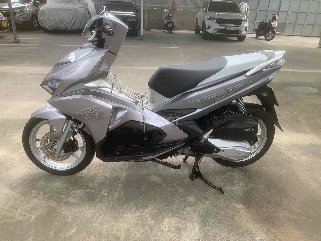 Airblade 125 Fi màu xám khoá mitkay cuối 2019