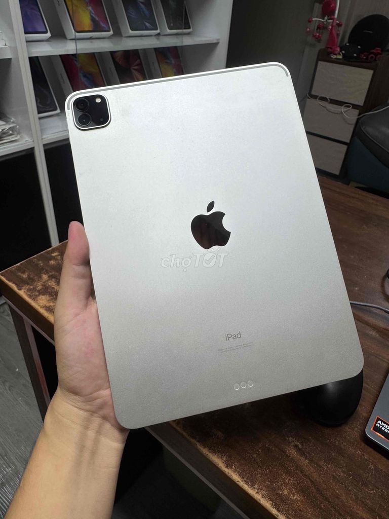 Apple iPad Pro M1 256GB Bạc. Mua bán Máy tính bảng tại Quận Hoàng Mai Hà Nội được đăng bởi Cảnh Hà  hình 1