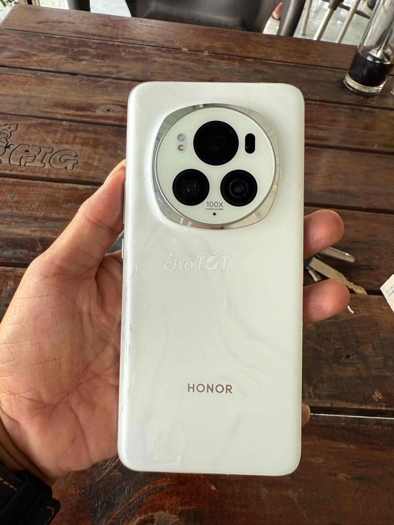 Honor Magic 6 Pro 12/256GB Trắng 99%. Mua bán Điện thoại tại Thành phố Thủ Dầu Một Bình Dương được đăng bởi Đt củ giá rẻ phú chánh tdm hình 1