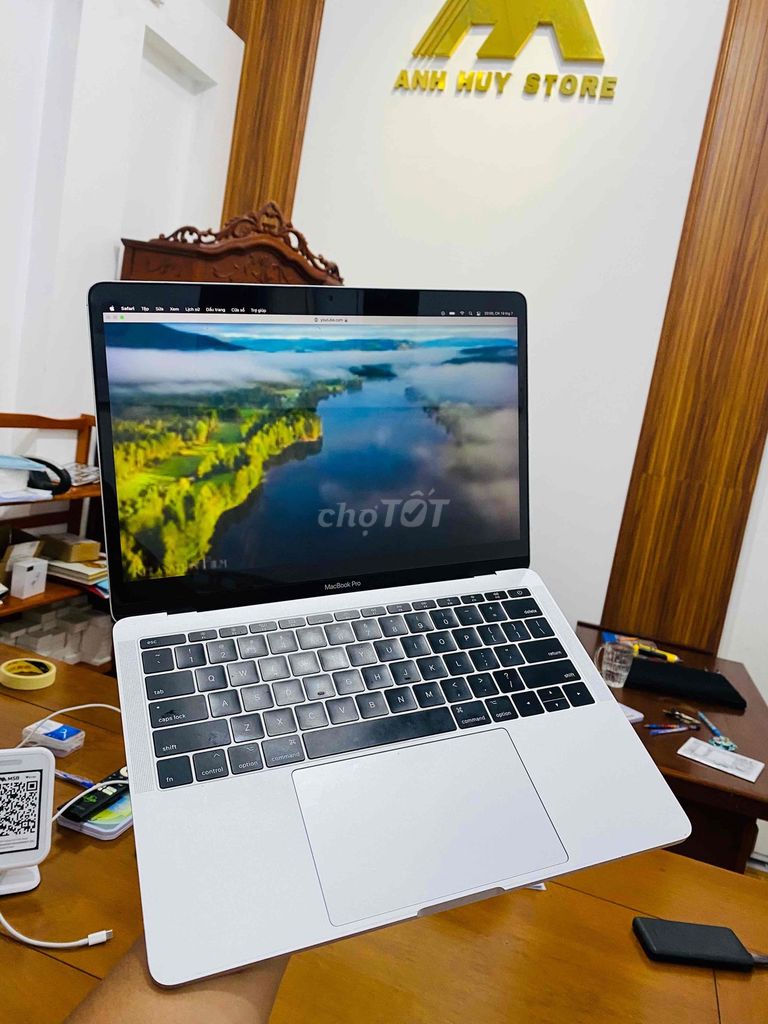 Thanh lý MacBook Pro i5 16GB/256GB 2017. Mua bán Laptop tại Quận Ninh Kiều Cần Thơ được đăng bởi ĐIỆN THOẠI LAPTOP ANH HUY hình 1