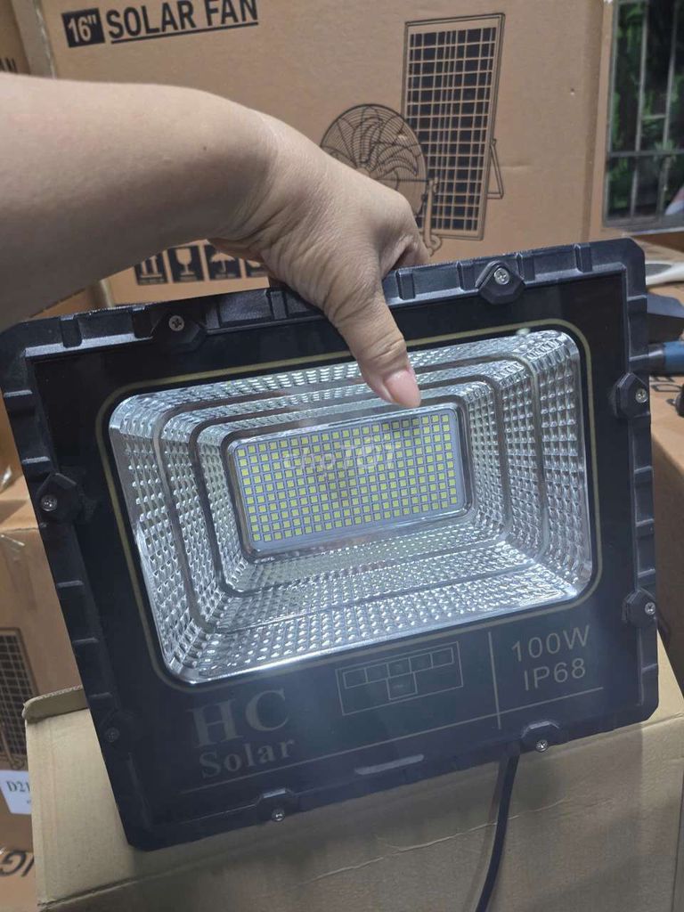 Đèn chiếu sáng HC Solar. Mua bán Đèn tại Quận Thanh Khê Đà Nẵng được đăng bởi Hưng Khánh  hình 1