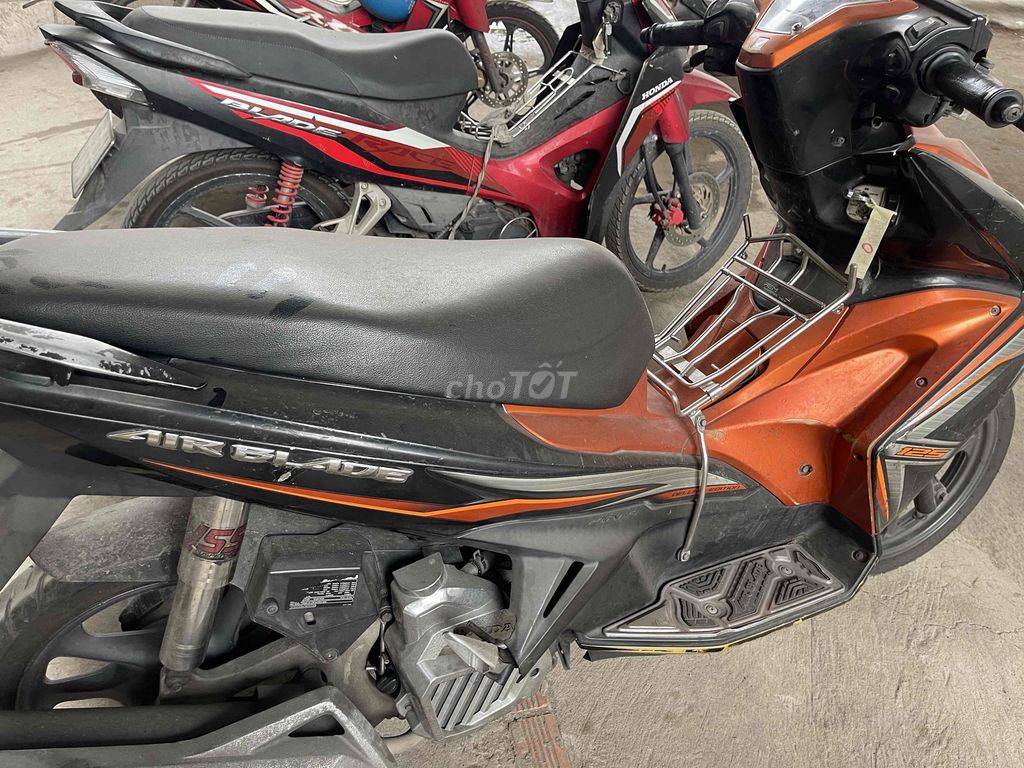 AB 125 trắng xám biển số tỉnh bến Tre xe zin máy. Mua bán Xe máy tại Quận 3 Tp Hồ Chí Minh được đăng bởi Trần văn trưởng hình 6