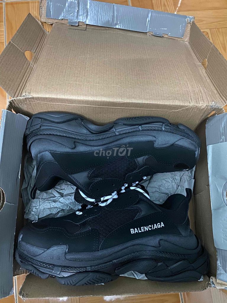 Giày thể thao Balenciaga Nam Đen size 42. Mua bán Giày dép tại Huyện Nhà Bè Tp Hồ Chí Minh được đăng bởi Niu Bi hình 1