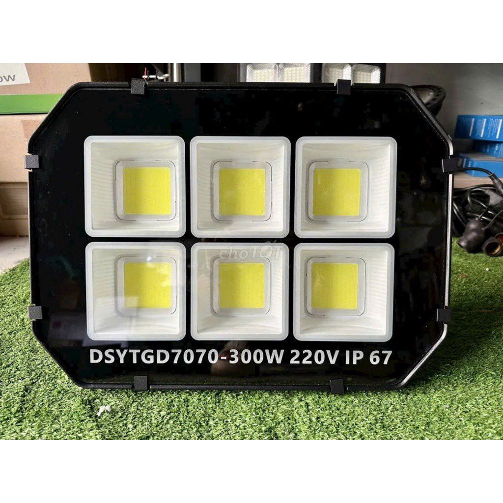 Đèn pha điện Nhôm đúc 300w bảo hành 2 năm. Mua bán Đèn tại Huyện Hóc Môn Tp Hồ Chí Minh được đăng bởi usled group hình 1