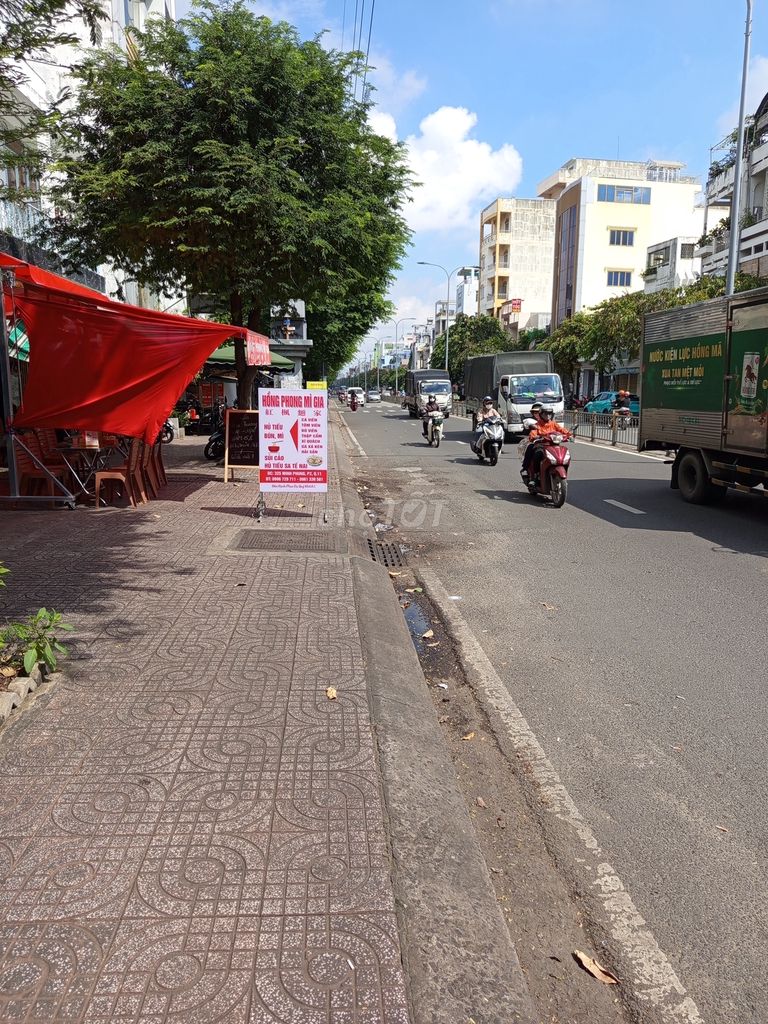 Mặt tiền Minh Phụng, P.2, Q.11, DT: 4 X 12, hai tầng, giá 15 tỷ 5.