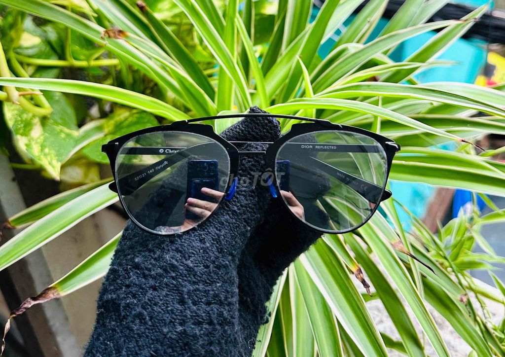 mắt kính thời trang authentic siêu đẹp Dior 0000. Mua bán Phụ kiện thời trang khác tại Quận 10 Tp Hồ Chí Minh được đăng bởi Shop Chất hình 1