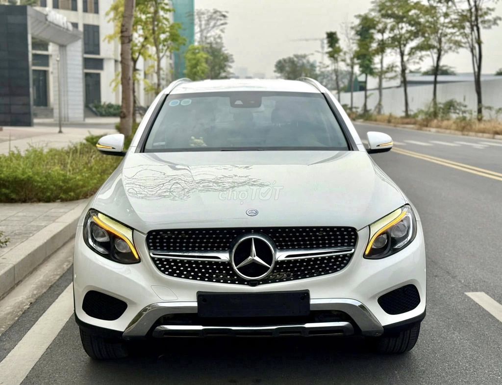 MERCEDES GLC250 4MATIC 2016 Trắng.Kem Đẹp Nhất HN