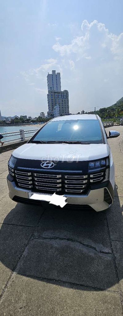 Hyundai Stargazer, 7 мест, белый, 5719 км
