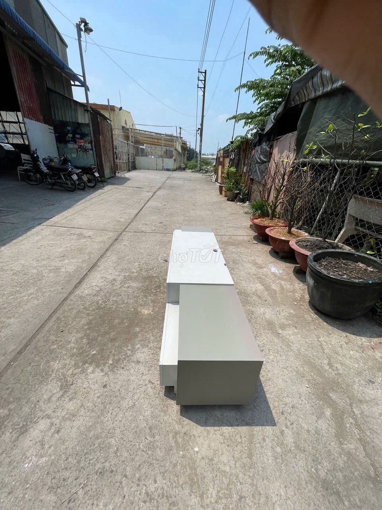 Kệ tivi gỗ tự nhiên hiện đại. Mua bán Tủ, kệ gia đình tại Quận Bình Tân Tp Hồ Chí Minh được đăng bởi HÀNG THANH LÝ NỘI THẤT 268 hình 1