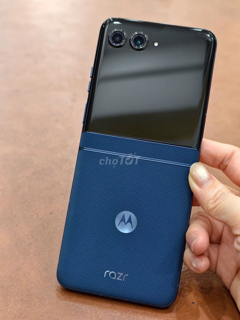 Motorola Razr 60 bản nội địa 12-512gb Xanh đẹp 99%. Mua bán Điện thoại tại Quận Đống Đa Hà Nội được đăng bởi Hn Store hình 1