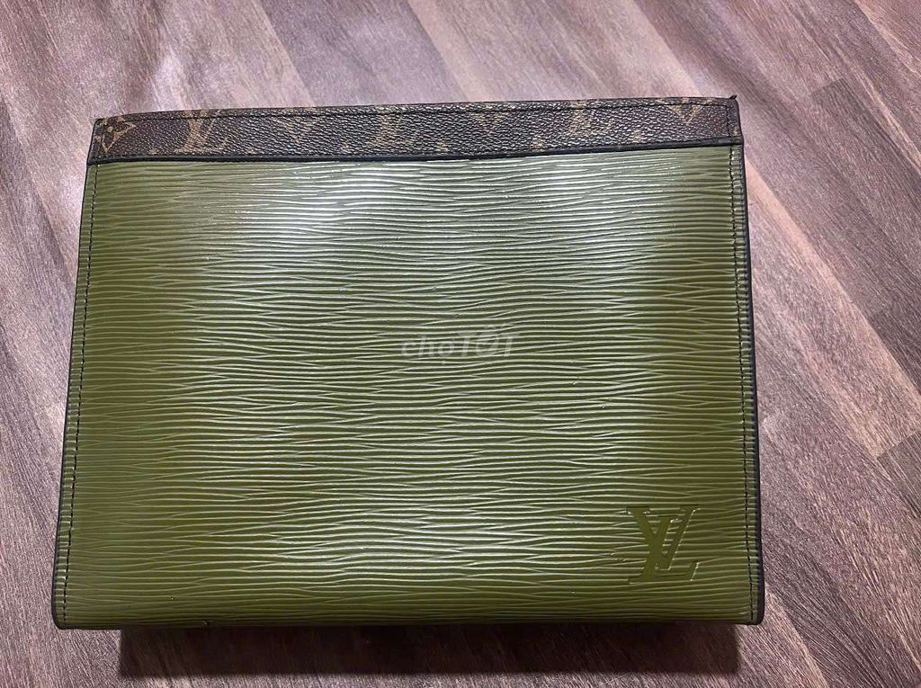Clutch nam cầm tay Louis Vuitton. Mua bán Túi xách tại Quận Bình Thạnh Tp Hồ Chí Minh được đăng bởi Đồ2hand hình 1