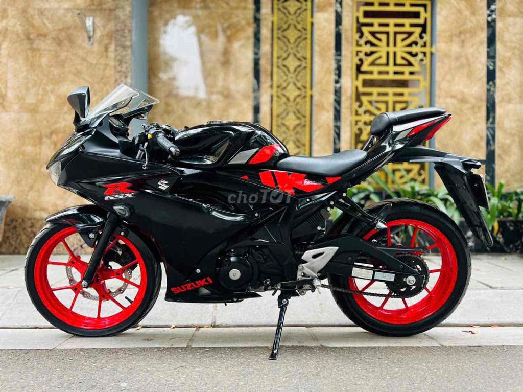 Suzuki gsx R150 cuối 2020 xe nguyên zin đẹp keng .. Mua bán Xe máy tại Quận Cầu Giấy Hà Nội được đăng bởi Tong motor xe may hình 8