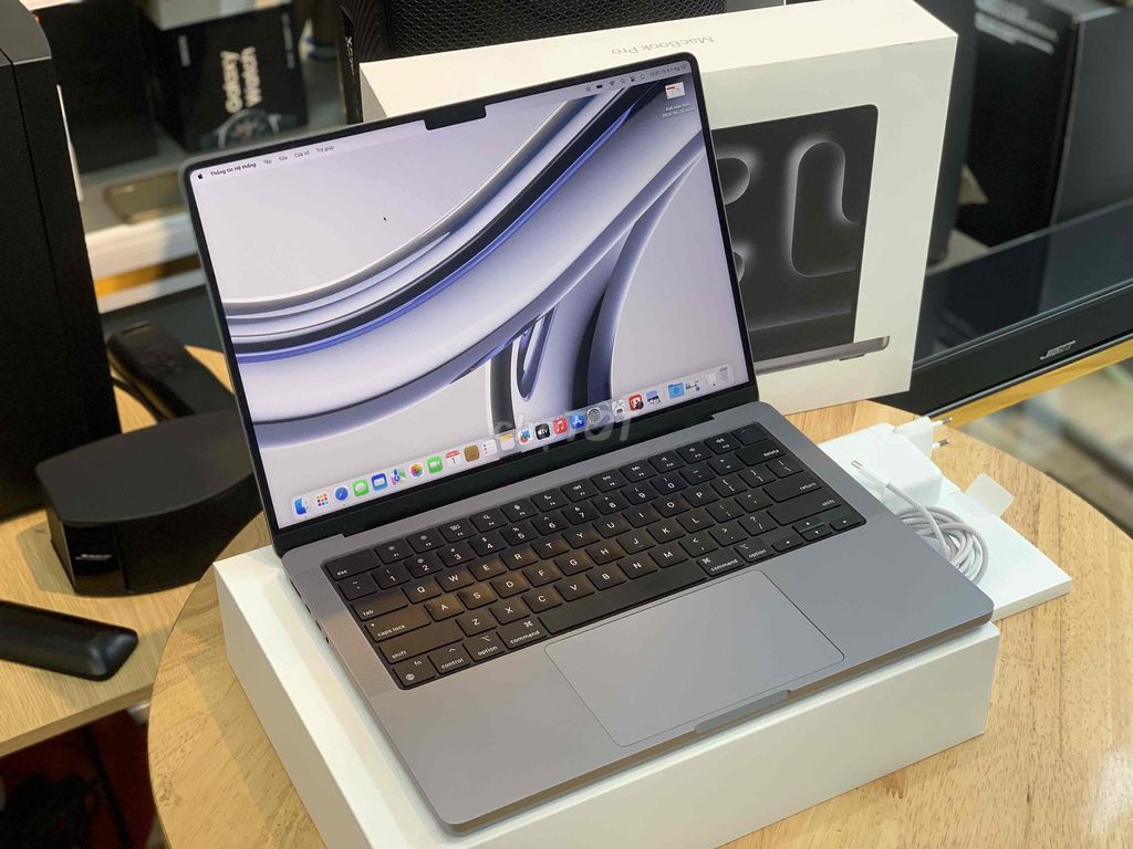 Macbook Pro M3 14in 8/512GB keng bill Bh 2 năm FPT