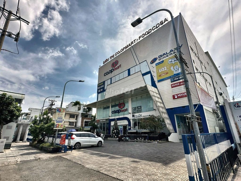 Рядом с рынком Ханг Тхонг Тай - Ширина 6.6М - 93М² - 3 Этажа - Куанг Чунг