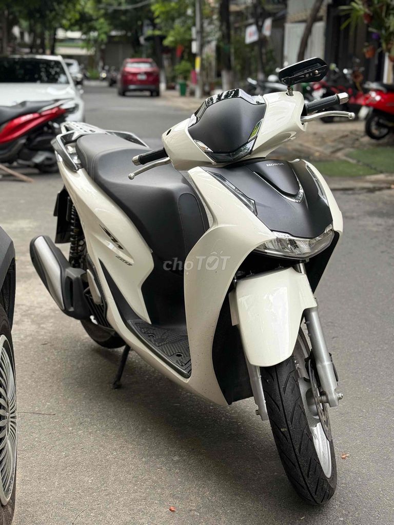 Honda SH 160i ABS 2026 бело-чёрный - SH нового поколения 98%