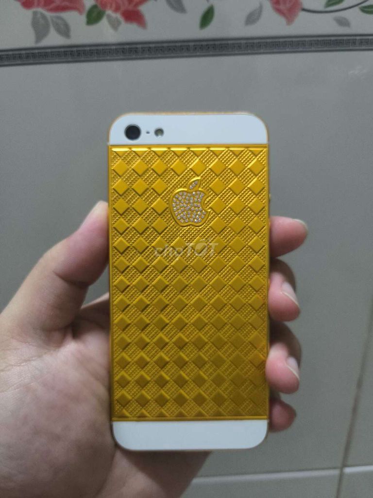 Apple iPhone 5 16GB Vàng. Mua bán Điện thoại tại Thành phố Thuận An Bình Dương được đăng bởi Nguyễn Lam Phụng hình 1