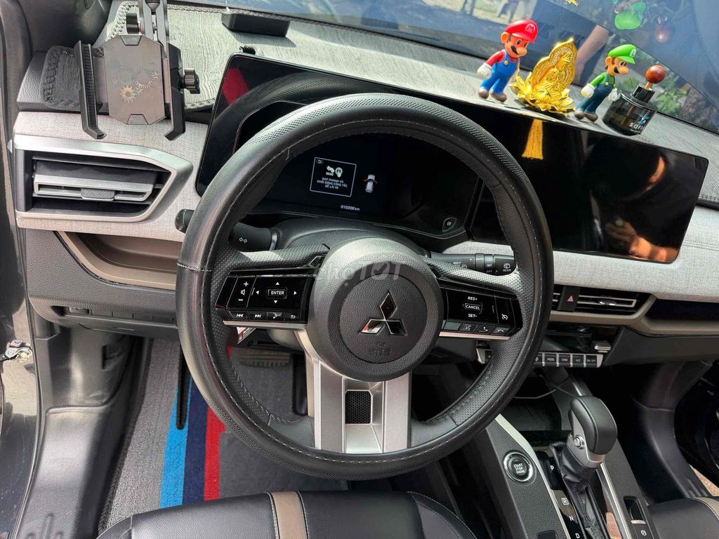 Mitsubishi Xforce Premium 2025 Xám 10.000km