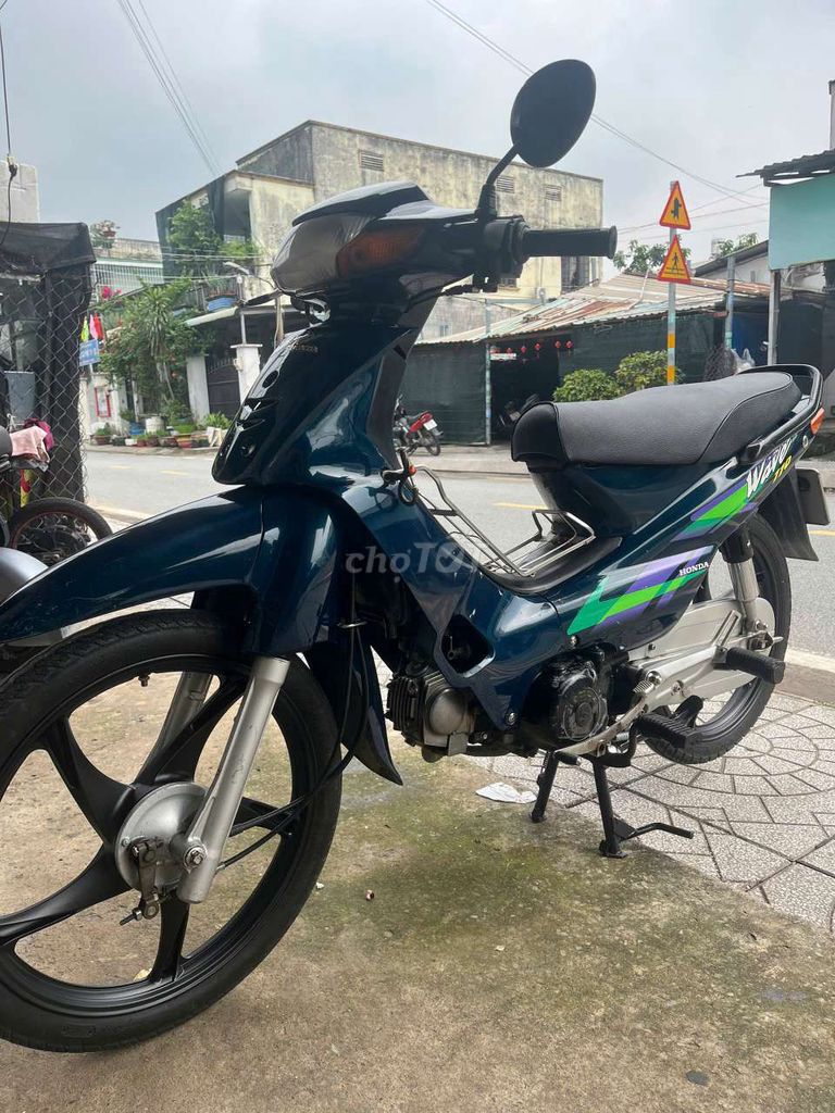 Тайский владелец Honda Wave