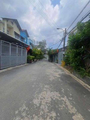 Bán lô đất - Mặt tiền Thạnh Lộc 51 - ngay cầu phú Long - 120m2. Mua bán đất tại Quận 12 Tp Hồ Chí Minh được đăng bởi Lương Tú