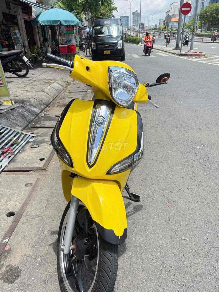 vespa Vàng Liberty Mới đẹp rẻ. Mua bán Xe máy tại Quận 6 Tp Hồ Chí Minh được đăng bởi Hồ Ngọc hình 1