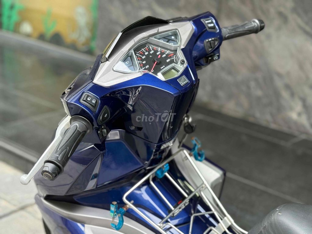 Honda Air blade 125 2017 đèn led 29B1-650.50. Mua bán Xe máy tại Quận Ba Đình Hà Nội được đăng bởi Xe Máy Nam Thi hình 5