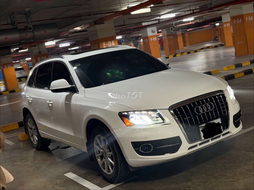Ауди Q5 QUATTRO ПРЕМИУМП 2.0T модель 2010 года