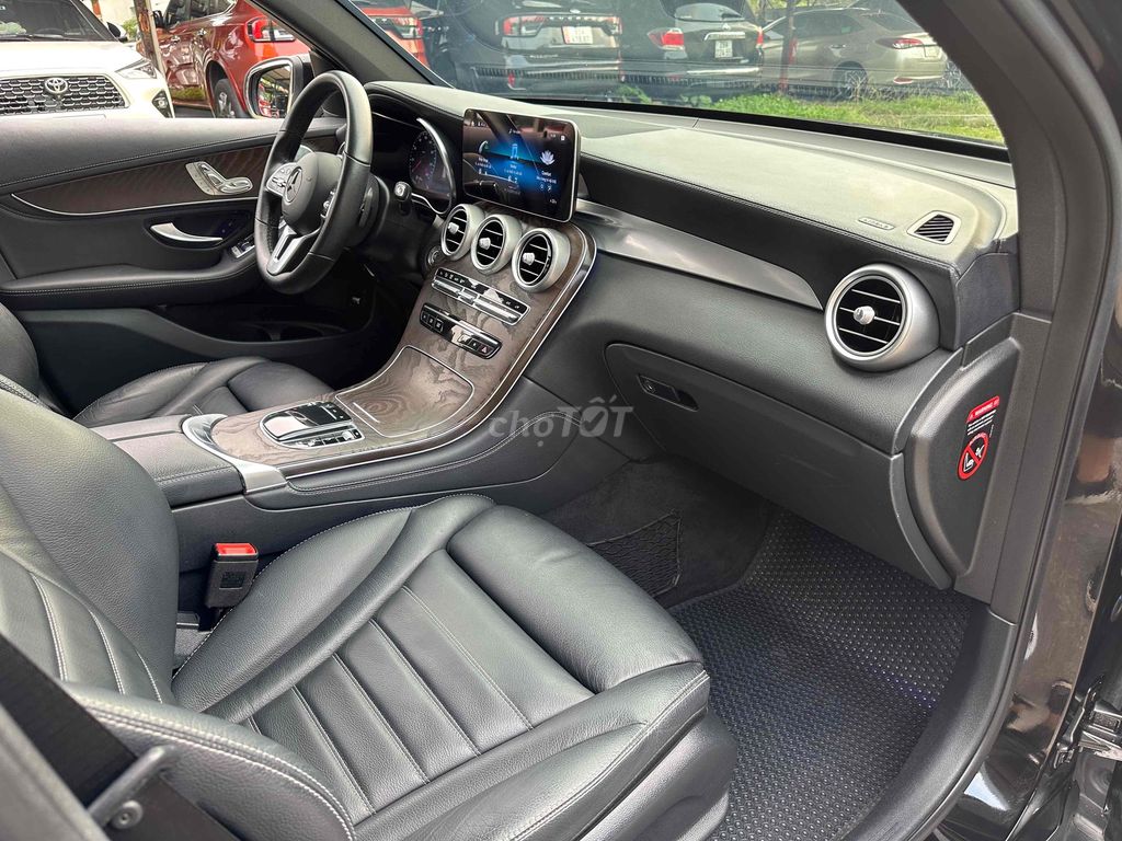 Mercedes Benz GLC 200 Sx 2020 4Matic Đen 56000km. Mua bán Ô tô tại Quận Cầu Giấy Hà Nội được đăng bởi Vũ Kiên hình 17