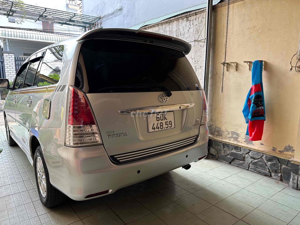 Toyota Innova 2011 V tự động