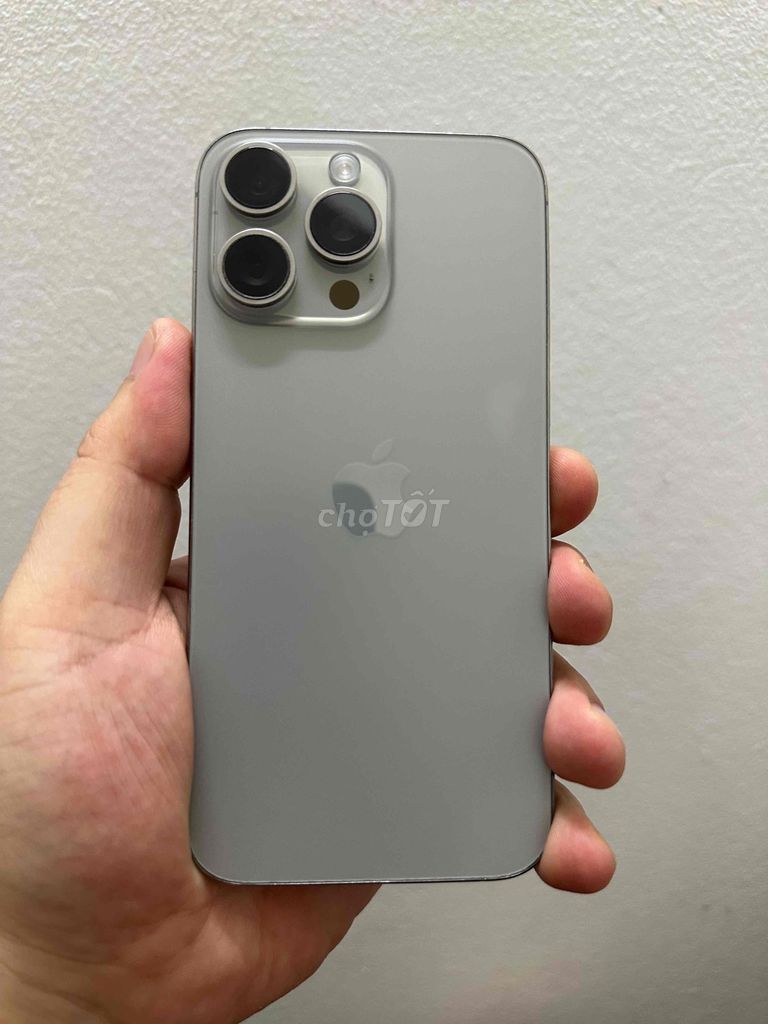 iPhone 15 Pro Max 256GB màu titan mất faceID. Mua bán Điện thoại tại Quận Long Biên Hà Nội được đăng bởi Hồ Mạnh Quân hình 1