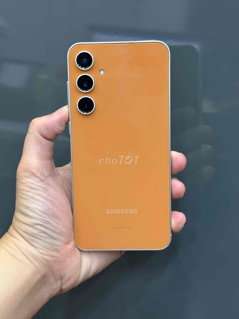 Samsung S23 FE 5G 8/128GB Trầy chip 8 gen 1. Mua bán Điện thoại tại Quận Ninh Kiều Cần Thơ được đăng bởi Quý Mobile Cần thơ hình 1