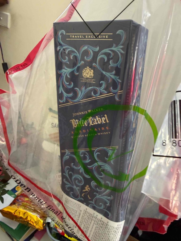 Johnnie Walker Blue Label Xordinaire - XO Cognac C. Mua bán Đồ ăn, thực phẩm và các loại khác tại Quận Long Biên Hà Nội được đăng bởi Ly Hoa hình 1