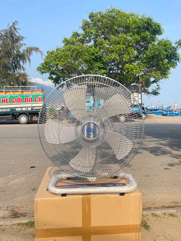 Quạt sàn . Mua bán Quạt tại Quận Sơn Trà Đà Nẵng được đăng bởi Thế Giới Đồ Cũ Đà Nẵng hình 1