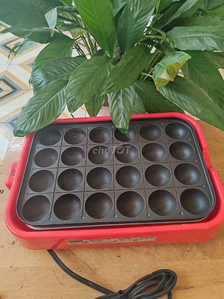 Máy làm bánh Takoyaki Đỏ. Mua bán Bếp, lò, đồ điện nhà bếp tại Quận 7 Tp Hồ Chí Minh được đăng bởi Vy Vy hình 1