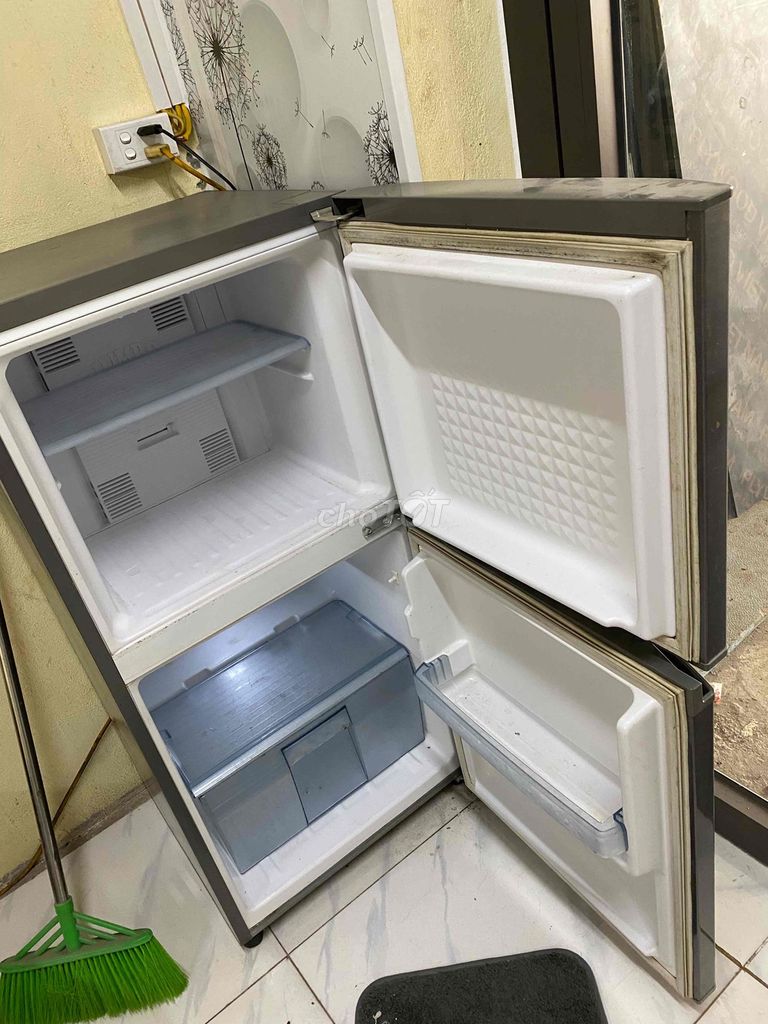 cần bán tủ lạnh. bàn ghế nhựa. lò vi sóng. Mua bán Tủ lạnh tại Quận Hồng Bàng Hải Phòng được đăng bởi Đức hình 1