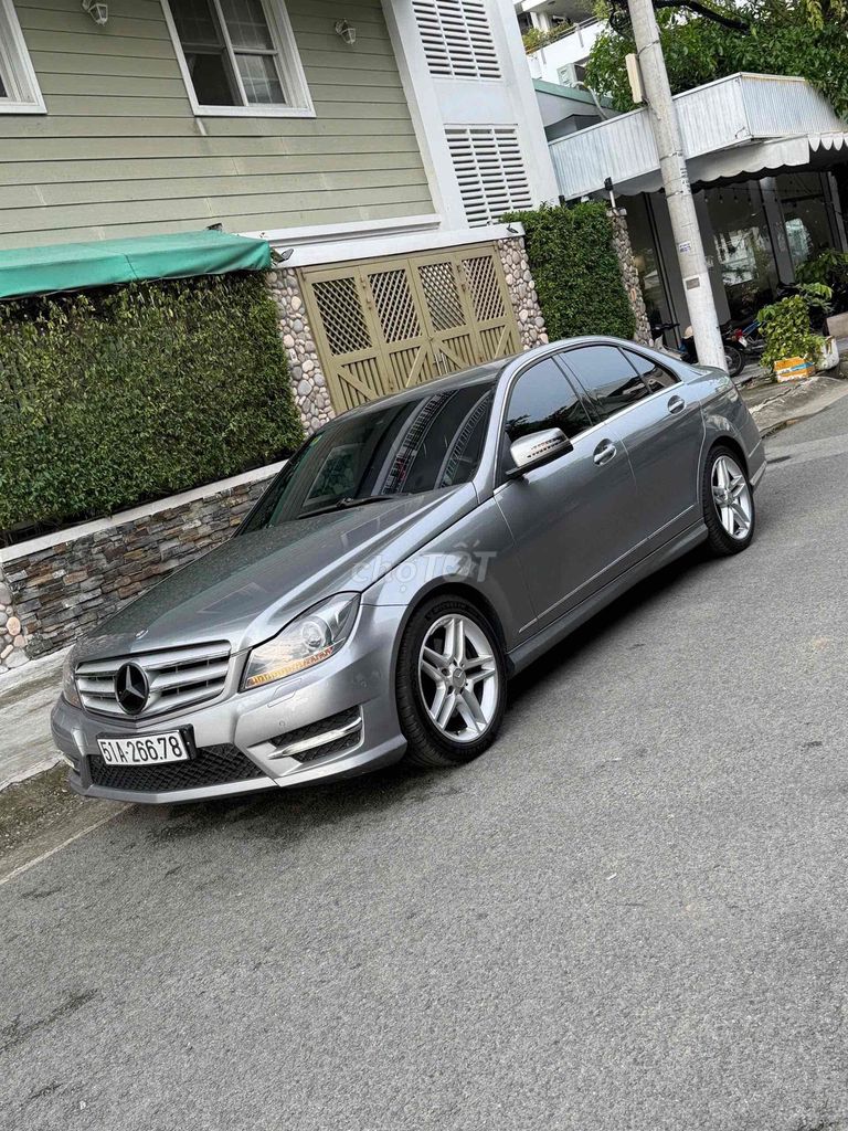 Mercedes C300 AMG 2011 Xám bạc 10 vạn