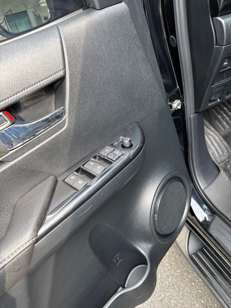 Toyota Hilux 2.8L 4x4 AT Adventure 2021 Nhập Thái. Mua bán Ô tô tại Thành phố Thủ Đức Tp Hồ Chí Minh được đăng bởi Auto Đông Sài Gòn Official hình 13