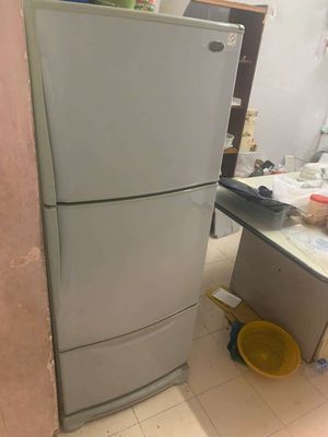 Bán tủ lạnh 315 lit sharp 3 ngăn. Mua bán Tủ lạnh tại Quận Bình Thạnh Tp Hồ Chí Minh được đăng bởi Hàng qua sử dụng