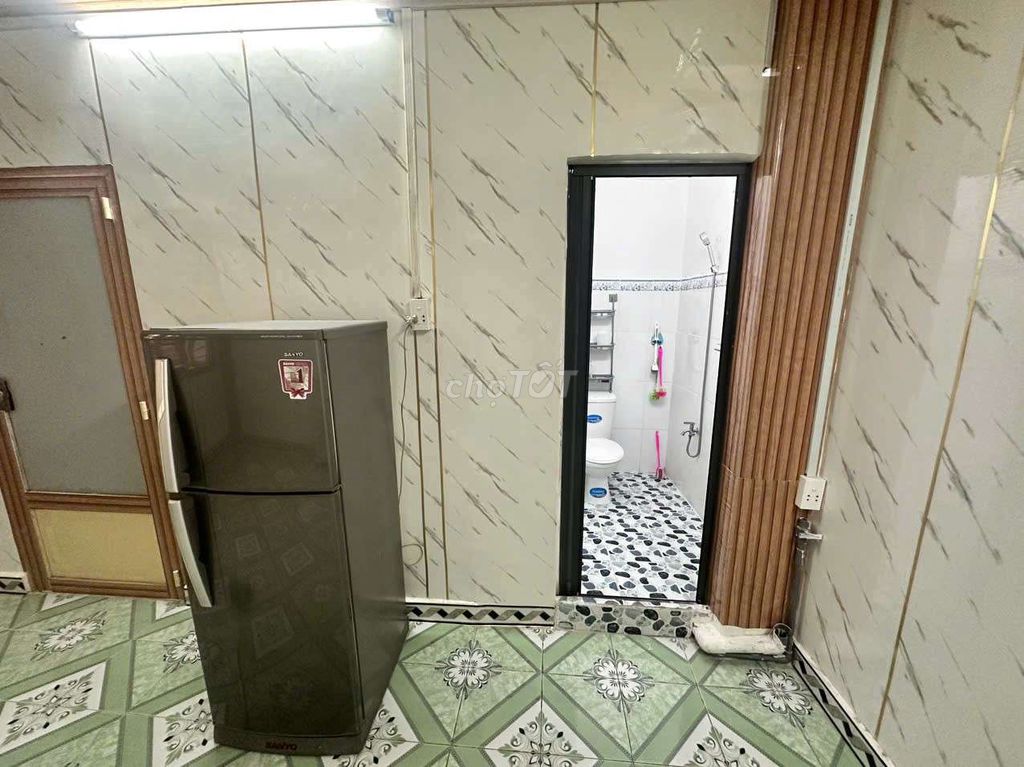 Недорогая комната в аренду в 3-м округе!!!!