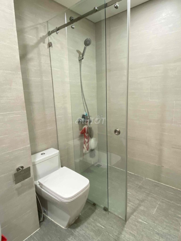 Corner 2-bedroom apartment in Fhome, city centre — photo 8