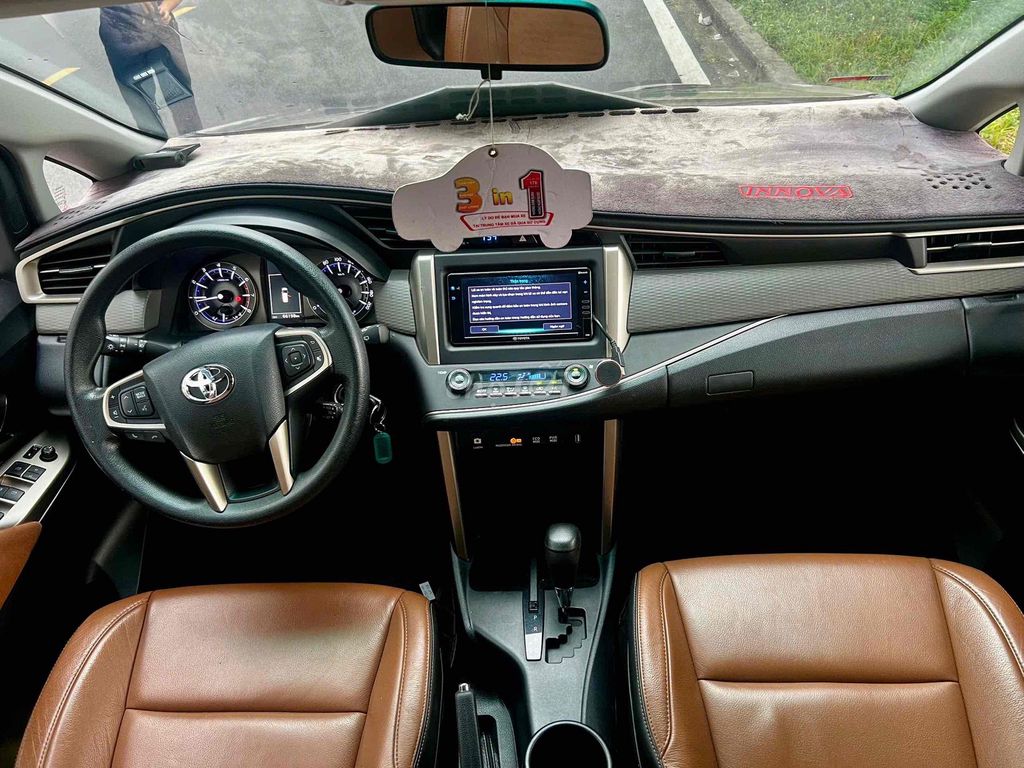 Toyota Innova 2017 2.0G - Chuẩn xe gia đình. Mua bán Ô tô tại Thành phố Thủ Đức Tp Hồ Chí Minh được đăng bởi Thùy Phương Toyota hình 9