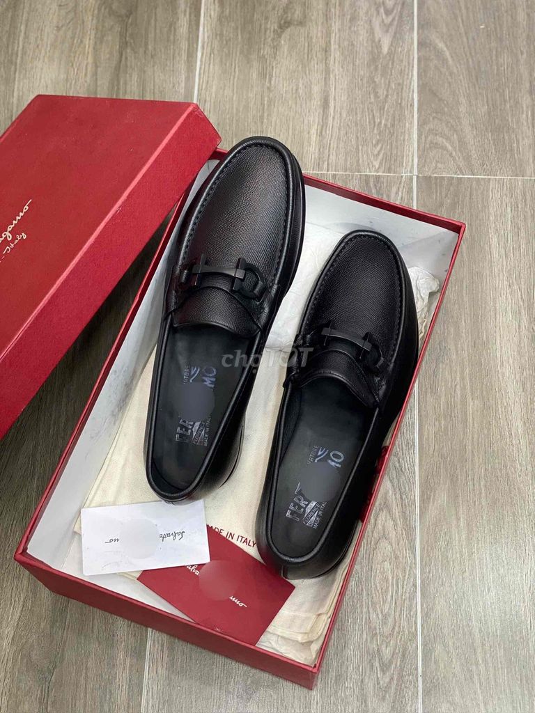 Loafer Sal Ferragamo Gancini Like new Full Box. Mua bán Giày dép tại Thành phố Ninh Bình Ninh Bình được đăng bởi Bùi Tuấn Nghĩa hình 1