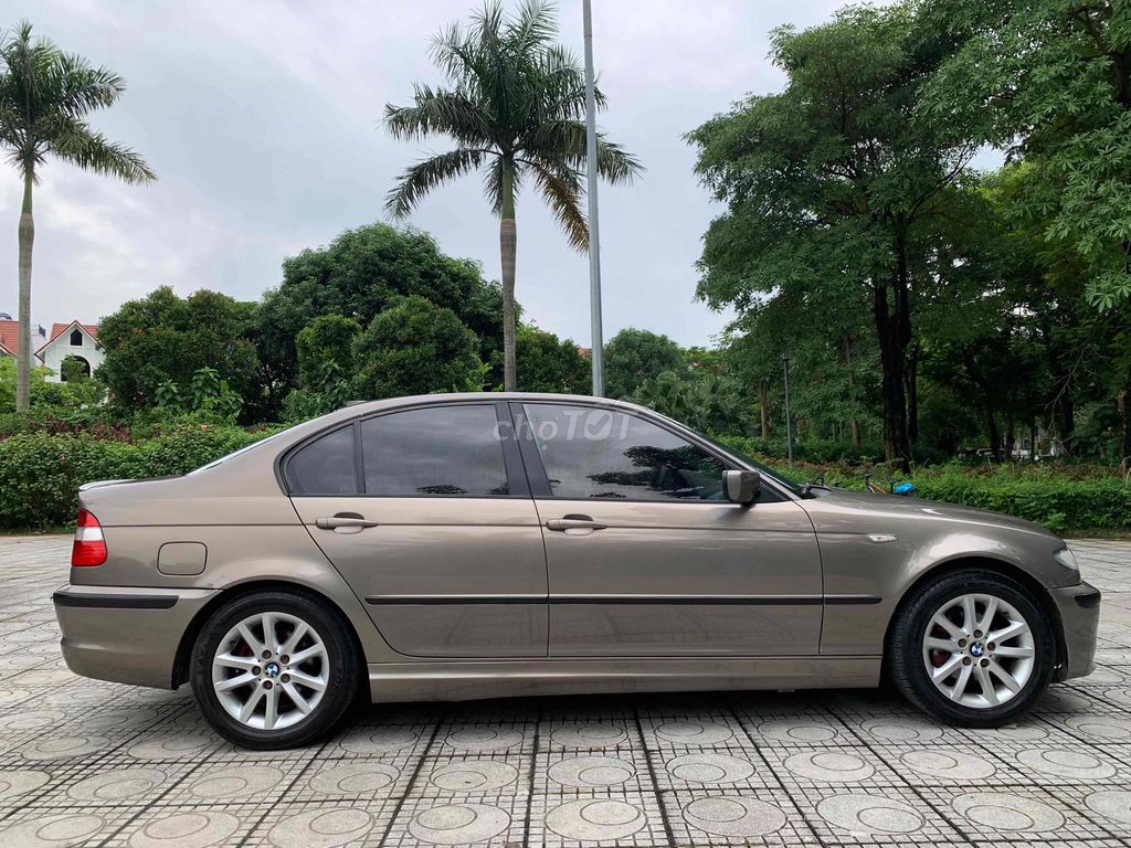 Em cần bán BMW 318 2.0 bản sport máy số đại chất. Mua bán Ô tô tại Quận Hà Đông Hà Nội được đăng bởi Vạn Phúc hình 11