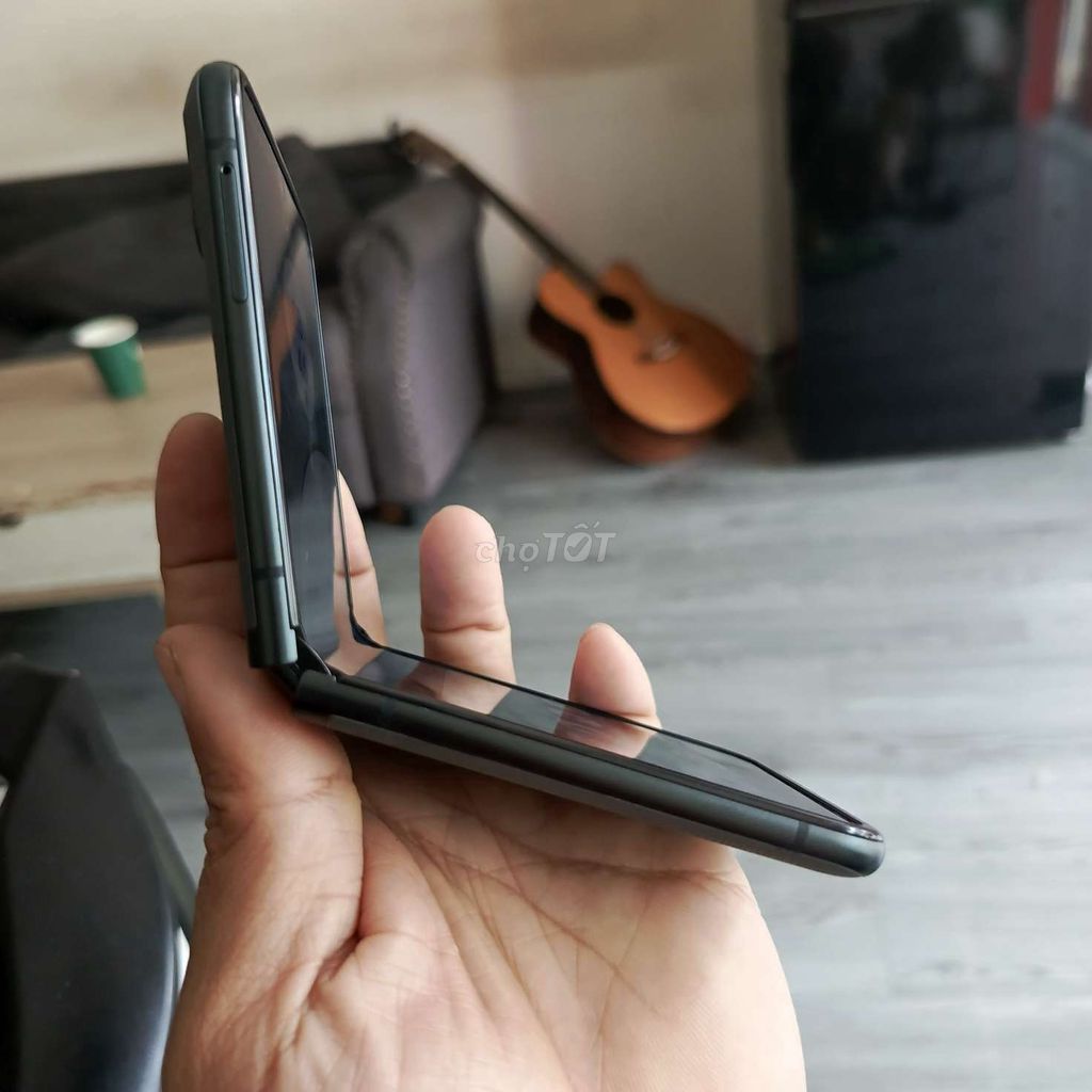 Thu khách dư cây Motorola Razr 2023 đẹp zin nguyên. Mua bán Điện thoại tại Quận Gò Vấp Tp Hồ Chí Minh được đăng bởi DuyAnh hình 3