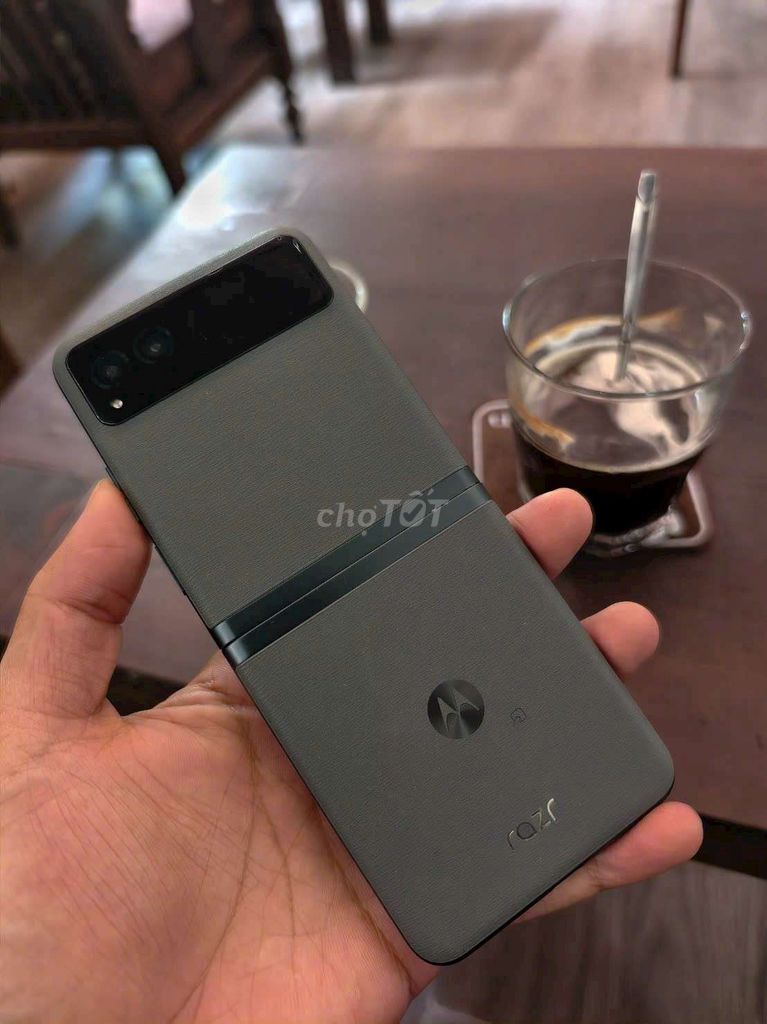 Motorola Razr 40s 256GB . Mua bán Điện thoại tại Quận Ba Đình Hà Nội được đăng bởi Hiếu YJ hình 1