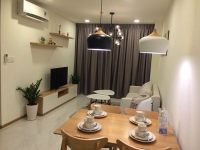 Căn hộ chung cư D5, 75m2, ban công, view Landmark