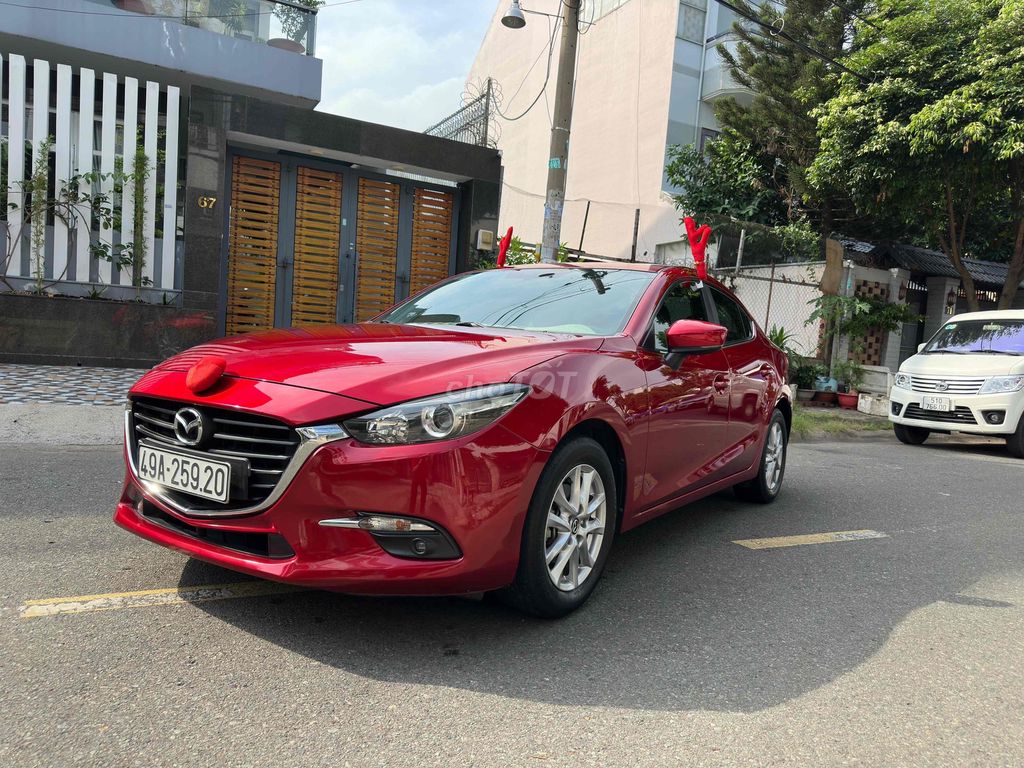 Mazda 3 1.5 sedan Vin 2019 màu đỏ pha lê cực mới