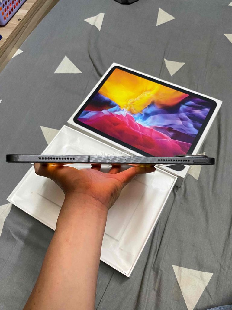 ipad pro 2020,11in, 128g, 4g,pin 85%,zin toàn bộ